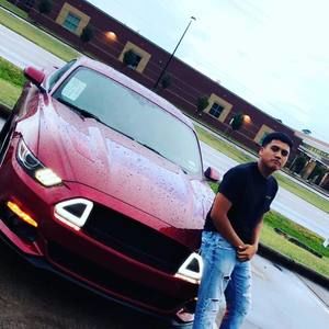 Meet your Posher, Aurelio